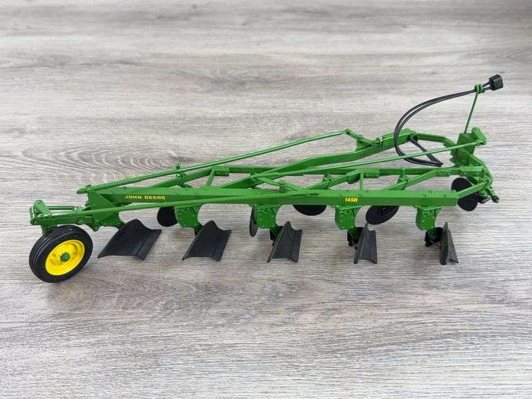 John Deere F145H 5 Bottom Moldboard Plow, 1/16