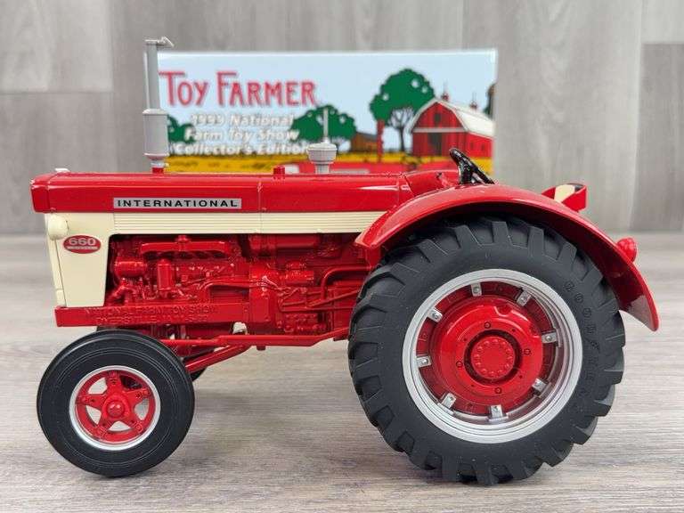 International 660 WF, 1/16, Toy Farmer, 1999 NFTS