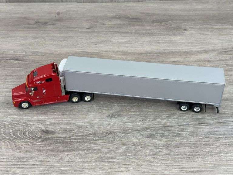 Truck W/SpecCast Refrigerated Trailer, 1/64