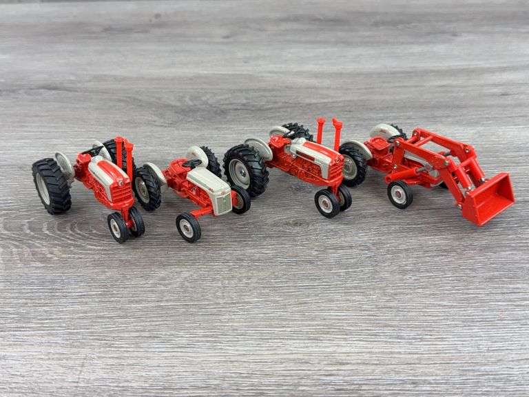 4 Ford Tractors, 1/64, Ertl