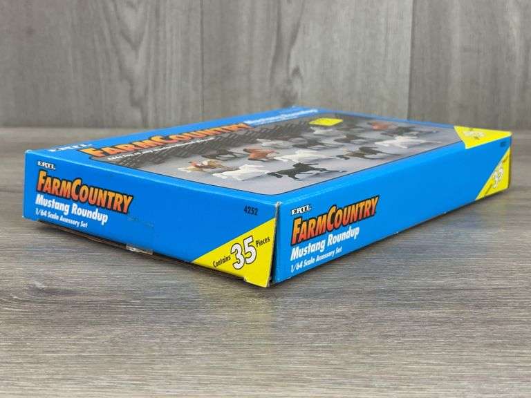 Farm Country Mustang Roundup 35 Pieces, 1/64, Ertl, Unsure If Complete