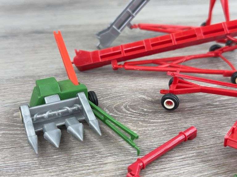 Farm Implements, 1/64, Plastic