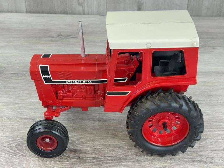 International 1466 WF, 1/16, Custom