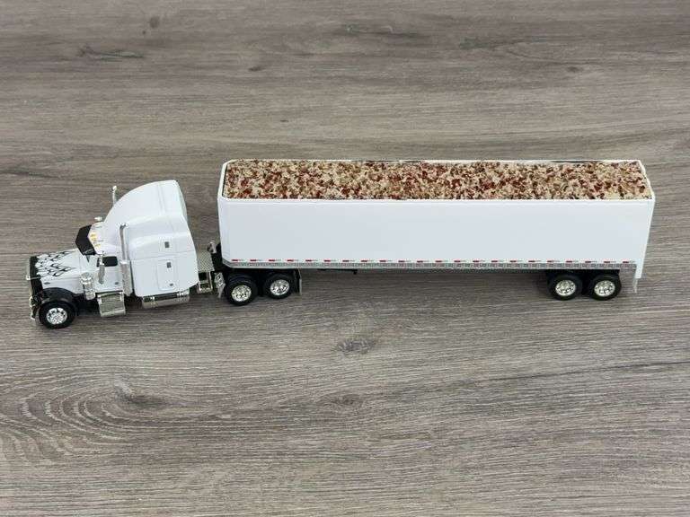 Peterbilt Truck W/Trailer, 1/64, Trailer Liberty Classics, Limited Edition