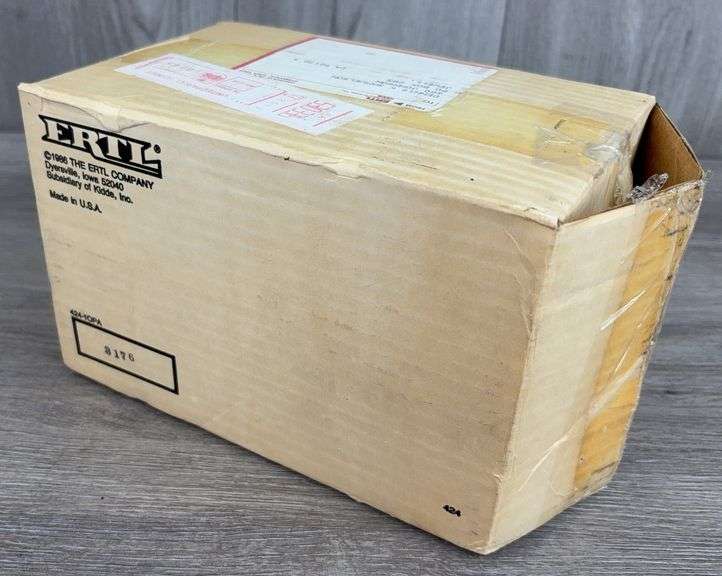 Ford 901 Powermaster. Toy Farmer 1986