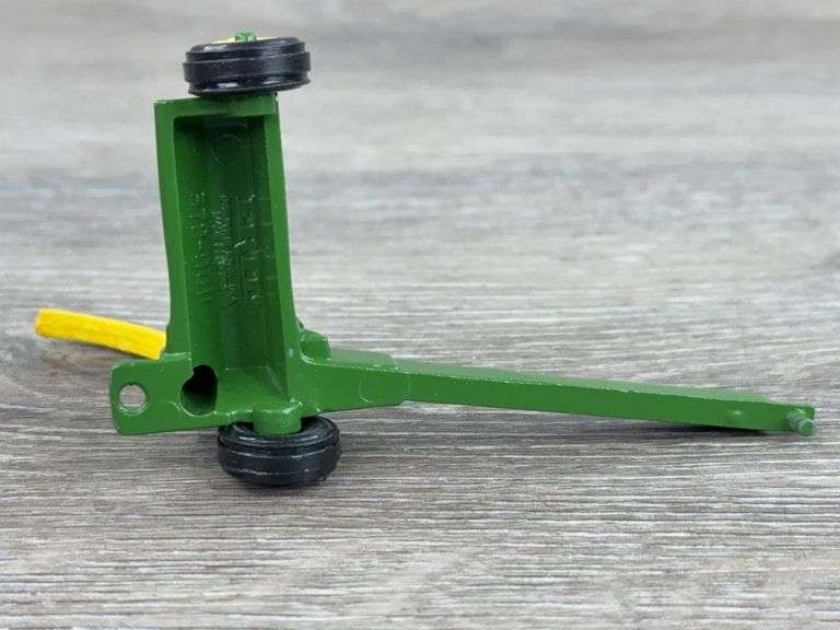 4 John Deere Forage Harvesters, 1/64, Ertl, 1 Missing Spout