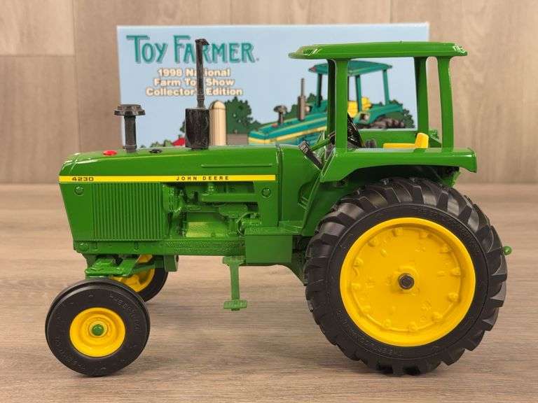 John Deere 4230 Diesel WF W/4-Post Roll Gard, 1/16, Toy Farmer