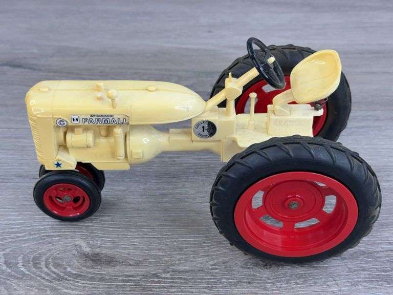 IH McCormick Farmall C NF, 1/16, Collectors 1st Edition, Florida Classic Farm Toy
