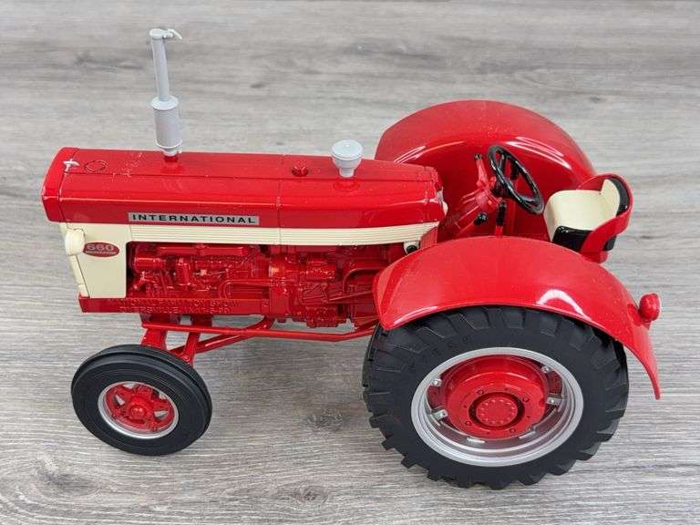 International 660 WF Diesel, 1/16, 1999 NFTS, Toy Farmer