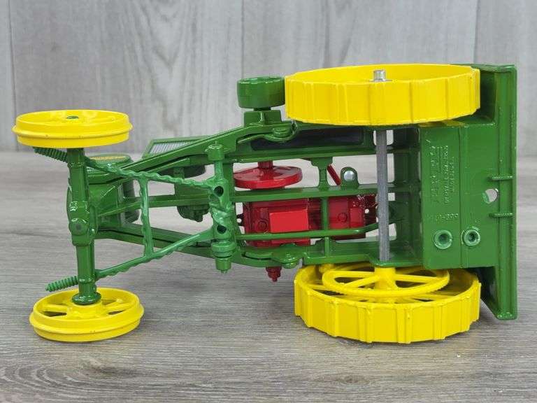 John Deere Waterloo Boy Kerosene, 1/16, Ertl