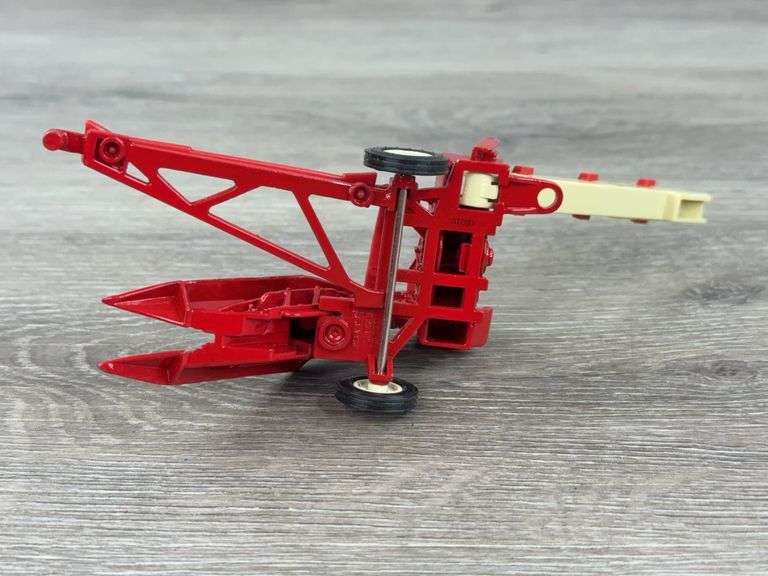 Minneapolis Moline, New Idea, John Deere & IH McComick 1 Row Corn Pickers, 1/43, Ertl