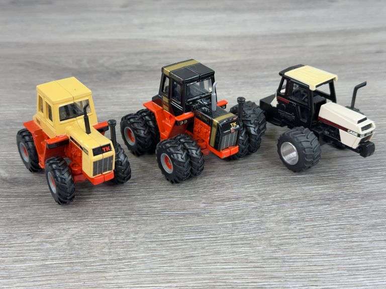 Case 4WD Tractors, 1/64, Ertl