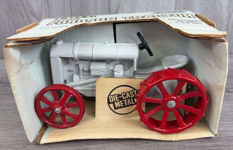 1986 Antique Fordson Tractor