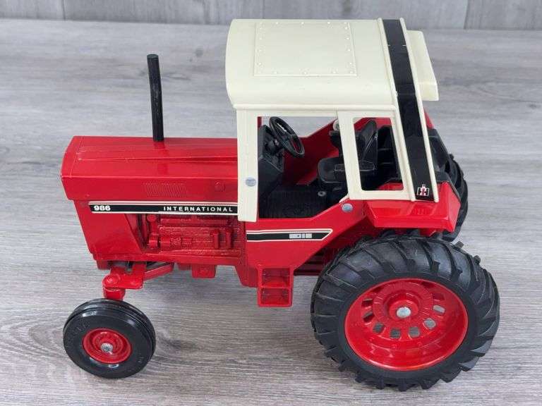 International 986 WF, 1/16, Custom