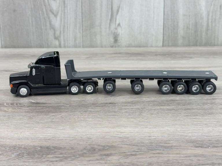 Freightliner 120 Conventional Truck-Ertl W/Custom Trailer, 1/64