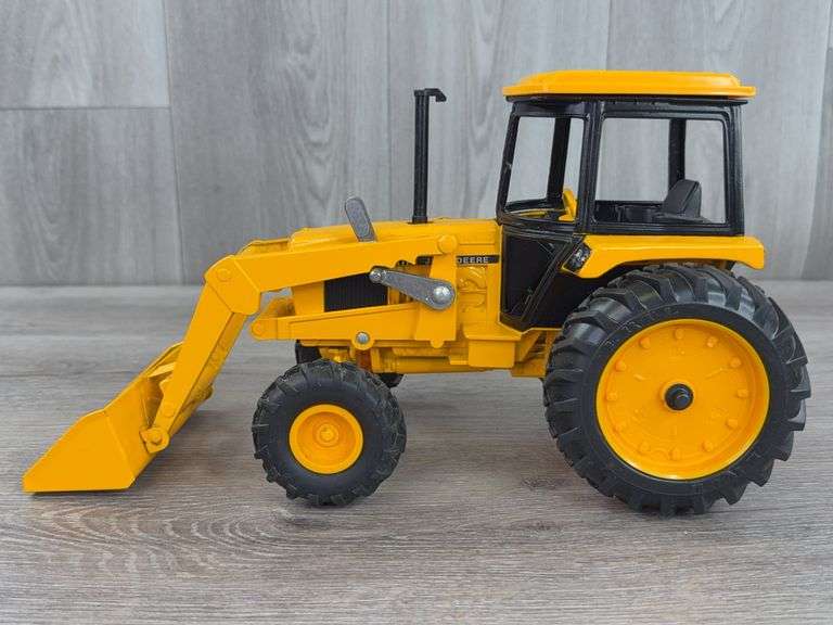 John Deere 2755 MFWD Industrial W/Loader, 1/16, Ertl