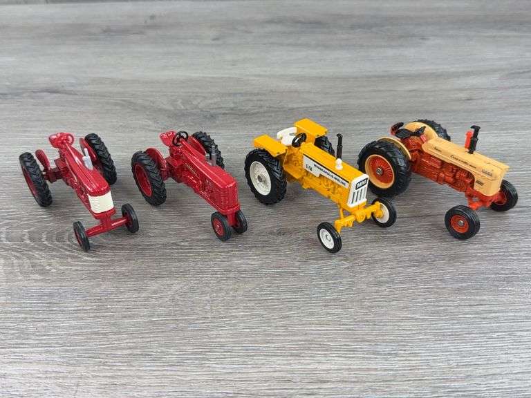 McCormick Farmall 300 & 350, Minneapolis Moline G750 & Case 800, 1/43, Ertl