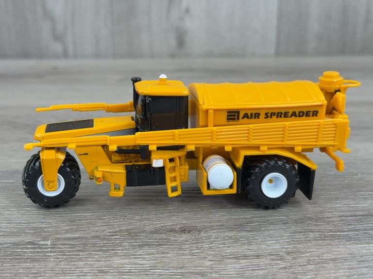 Terra-Gator 8103 Air Spreader, 1/64, Ertl