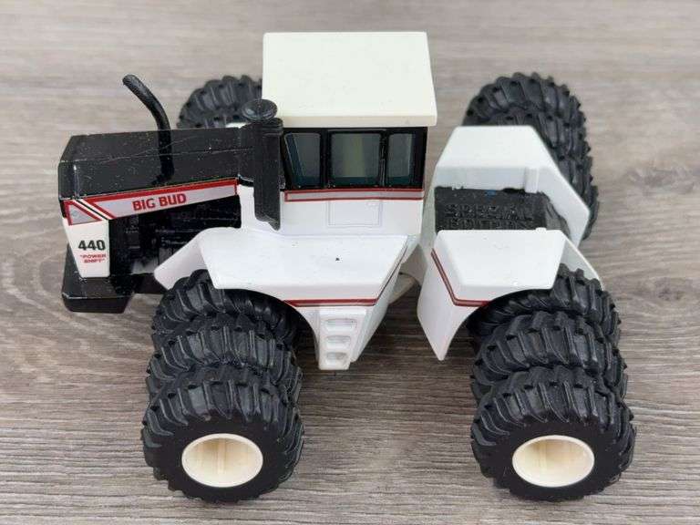 Big Bud 440 Power Shift 4WD Triples, 1/64, Ertl, Special Edition