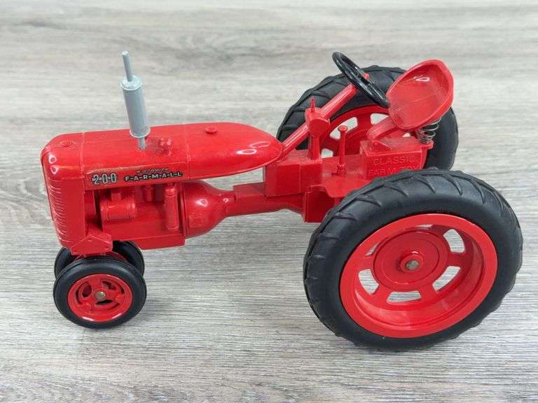 McCormick Farmall 200 NF, 1/16, Serial #86, Florida Classic Farm Toy