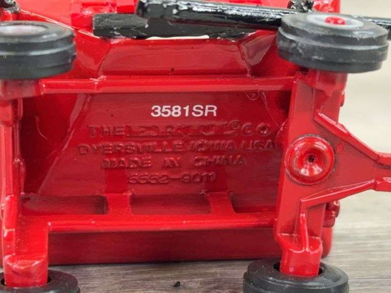 7 Grain Hopper Wagons, 1/64, Ertl