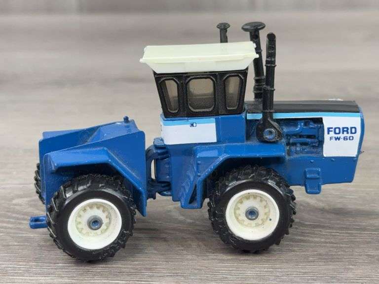 2 Ford FW-60 4WD, 1 W/Duals, 1/64, Ertl