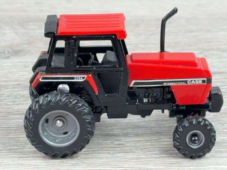 Case International Tractors, 1/64, Ertl, 1 1989 Farm Show Edition