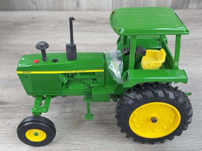 John Deere 4230 Diesel W/4-Post Roll-Gard WF, 1/16, Toy Farmer