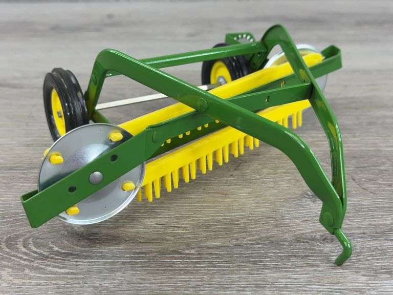 John Deere Hay Rake, 1/16, Ertl, Missing Gear