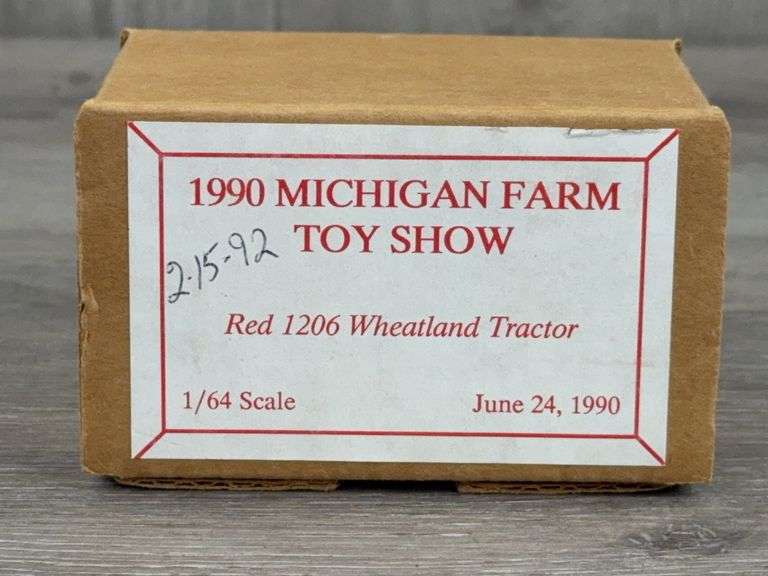 International Red 1206 Wheatland Tractor WF, 1/64