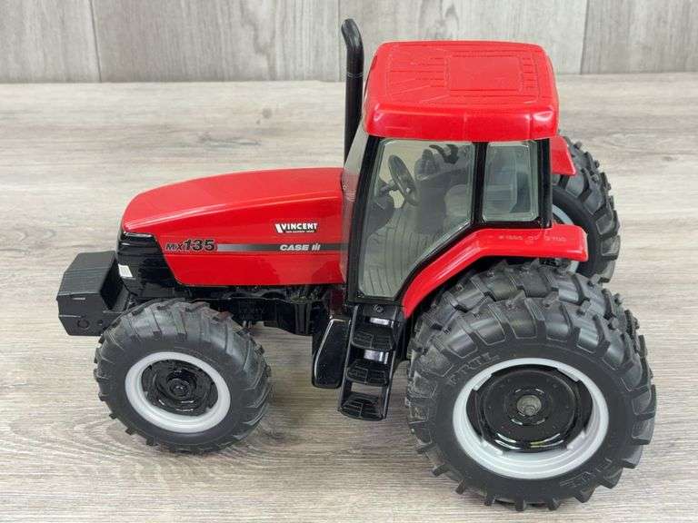 Case IH MX135 MFD Duals, 1/16, Vincent Farm Equipment Limited