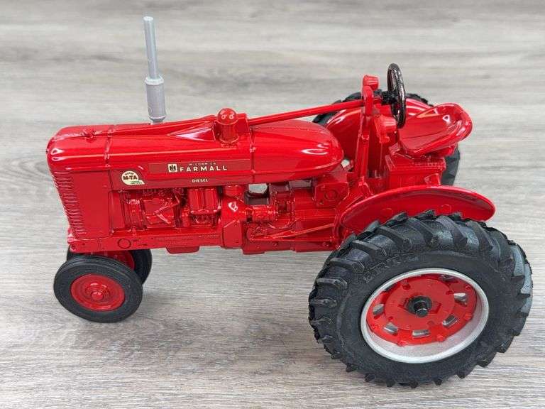 IH McCormick Farmall Super M-TA NF,  1/16, Toy Farmer
