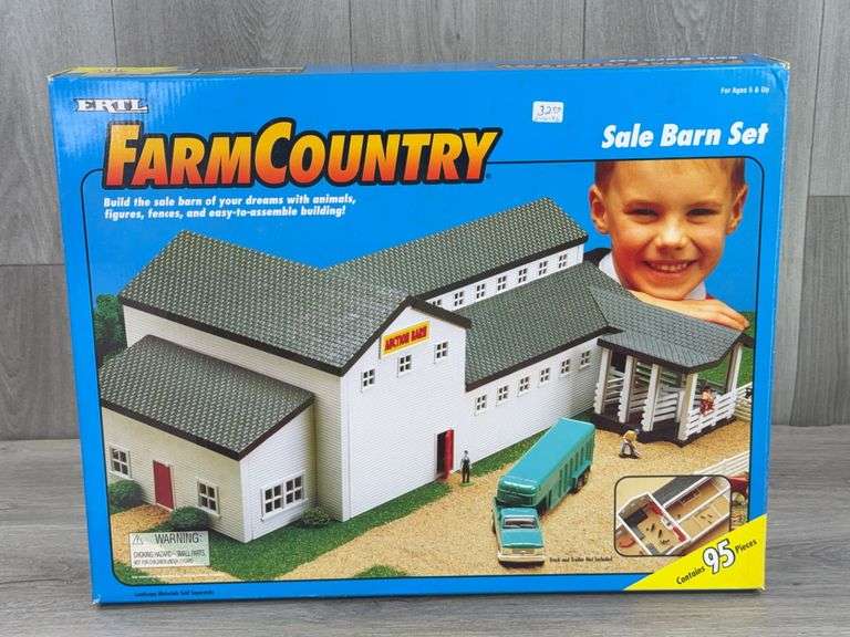 Farm Country Sale Barn Set 95 Pieces,  Ertl, Missing Pieces, Not Complete
