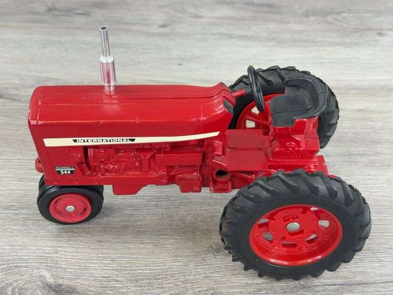 International Farmall 544 NF, 1/16, Custom