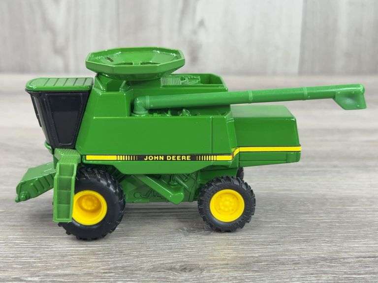 John Deere 9500 Combine, 1/64, Ertl, 2 Heads