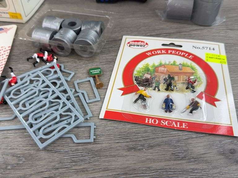 Coaling Station-N Scale, Pipe Loads, Work People-HO Scale, Tank Set, Horses