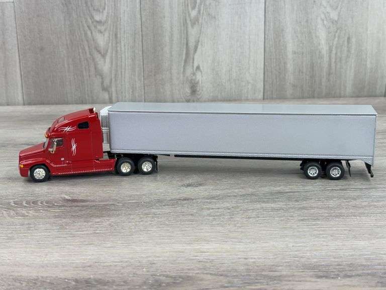 Truck W/SpecCast Refrigerated Trailer, 1/64