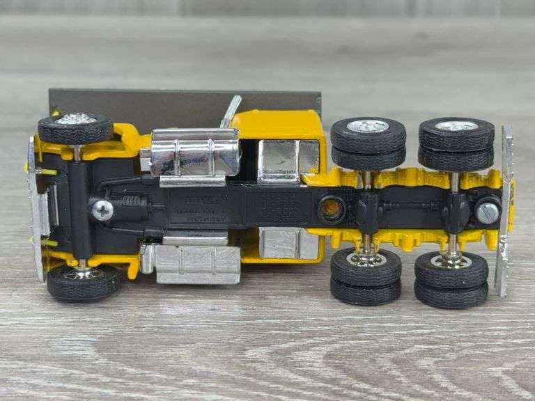 Ford LTL-9000 Truck W/Car Hauler & 7 Ford Broncos, 1/64, Custom, A-1 Toys