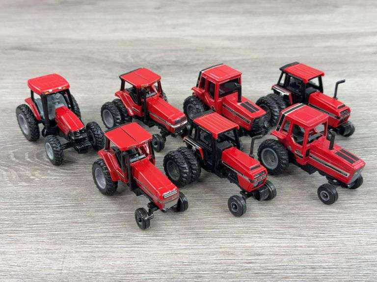 Case IH & International Tractors, 1/64, Ertl