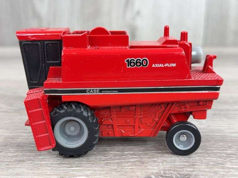 Case International 1660 Axial Flow Combine, 1/64, Ertl, 2 Heads