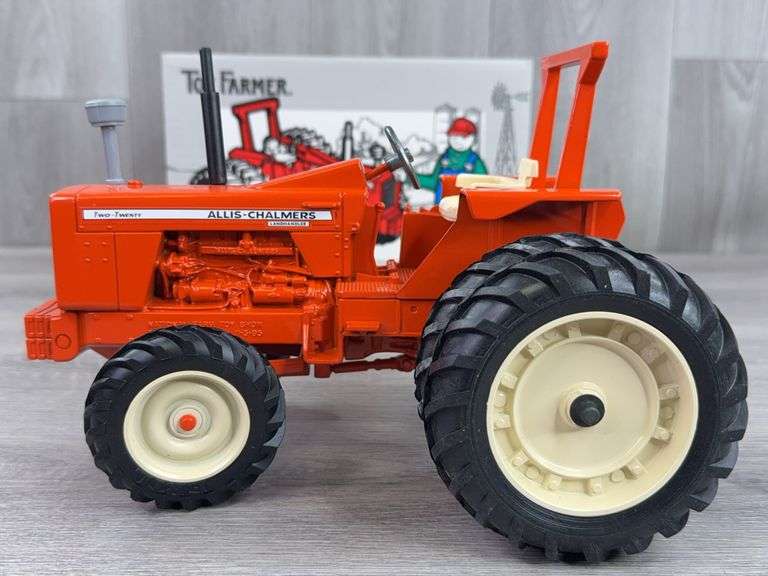 Allis-Chalmers Two-Twenty MFD Duals, 1/16, Toy Farmer