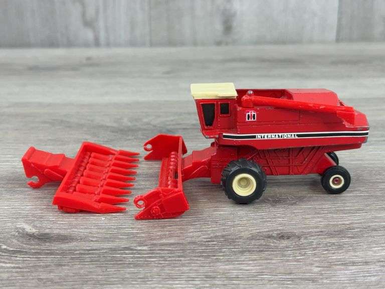 International Combine, 1/64, 2 Heads, Ertl, Missing Reel