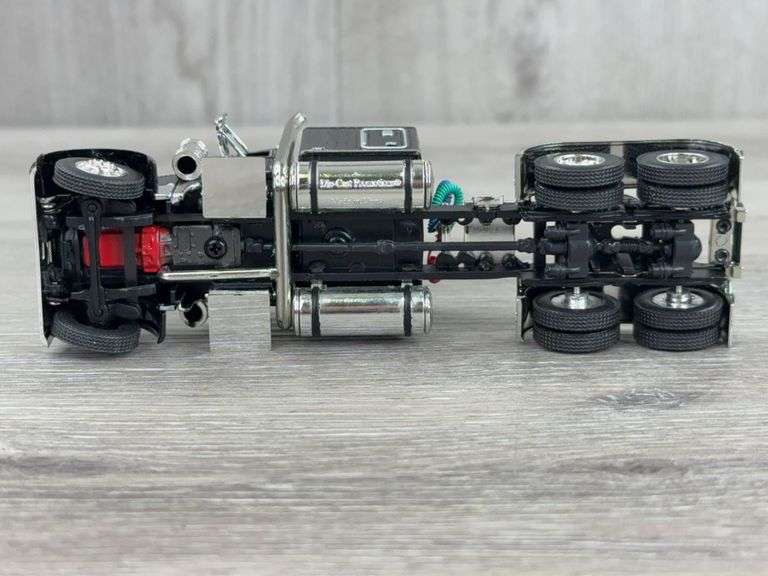 Peterbuilt Truck W/Step Deck Trailer, 1/64, Custom