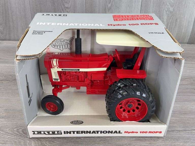 International Farmall 100 Hydro WF ROPS, 1/16, 1991 Special Edition