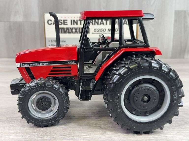 Case International 5250 Maxxum MFD Duals, 1/16, 1994 Collector Edition