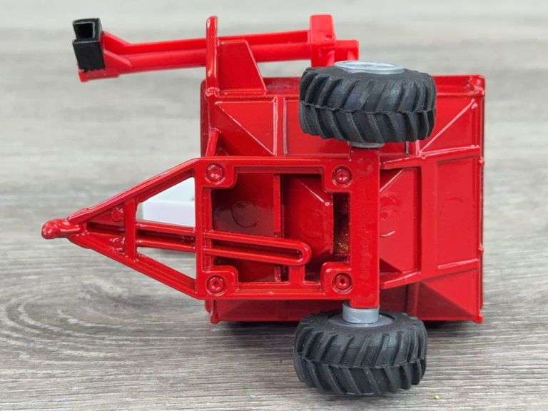 J&M-John Deere-Unverferth Grain Carts, 1/64, Ertl, Unverferth Auger Is Loose