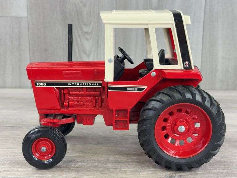 International 1086 WF, 1/16, Custom