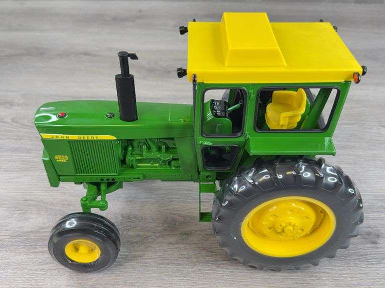 John Deere 4520 Diesel WF, 1/16, 2001 NFTS, Toy Farmer