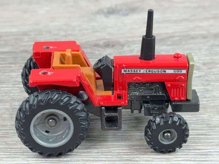 Massey Ferguson Tractors, 1/64, Ertl