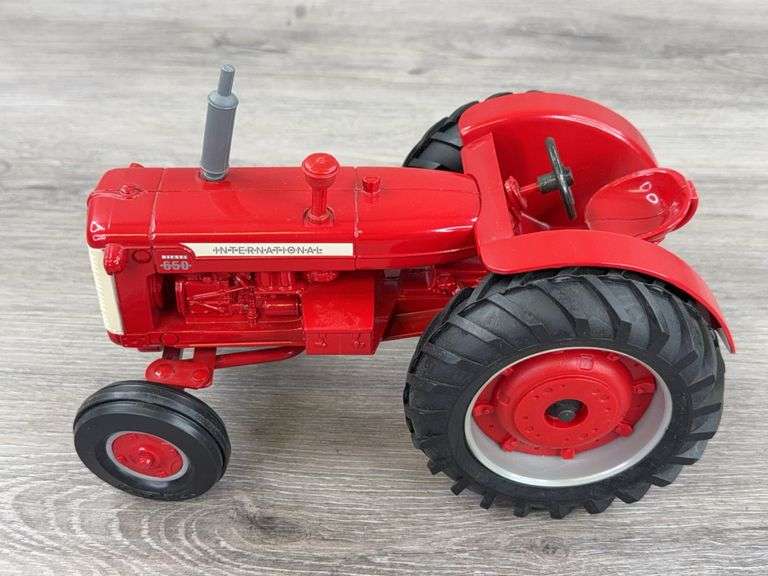 International 650 Diesel WF, 1/16, Ertl